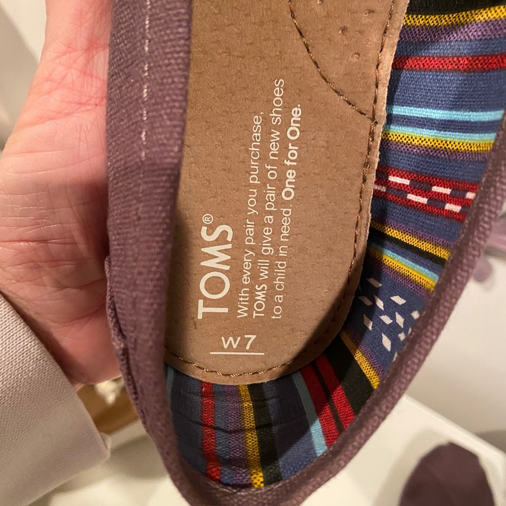 Women’s Toms